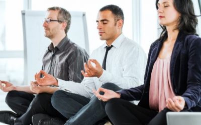 En casa o en la oficina: la rutina de yoga en cuatro pasos para ‘desestresarse’